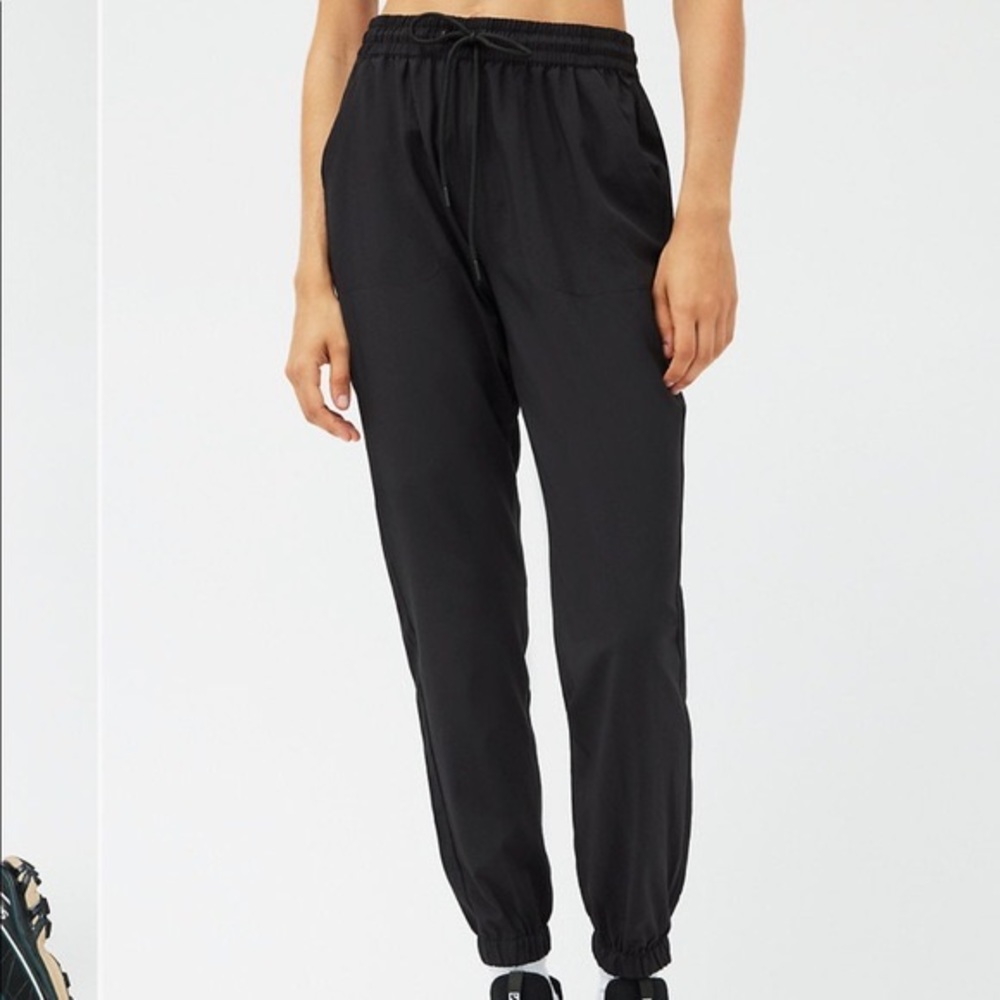 Aritzia joggers